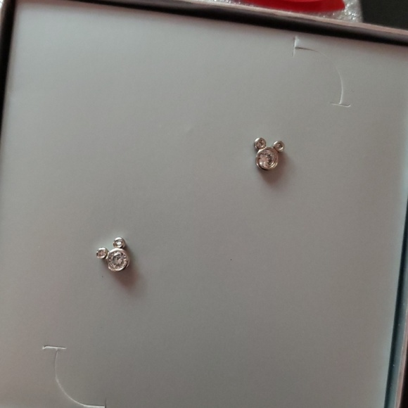 Sale🤗 DAINTY Mickey Mouse Studs - Picture 3 of 9